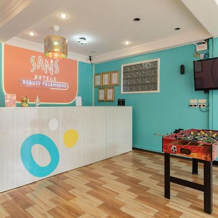 Sans Hotel Beauty Palembang Bagian luar foto