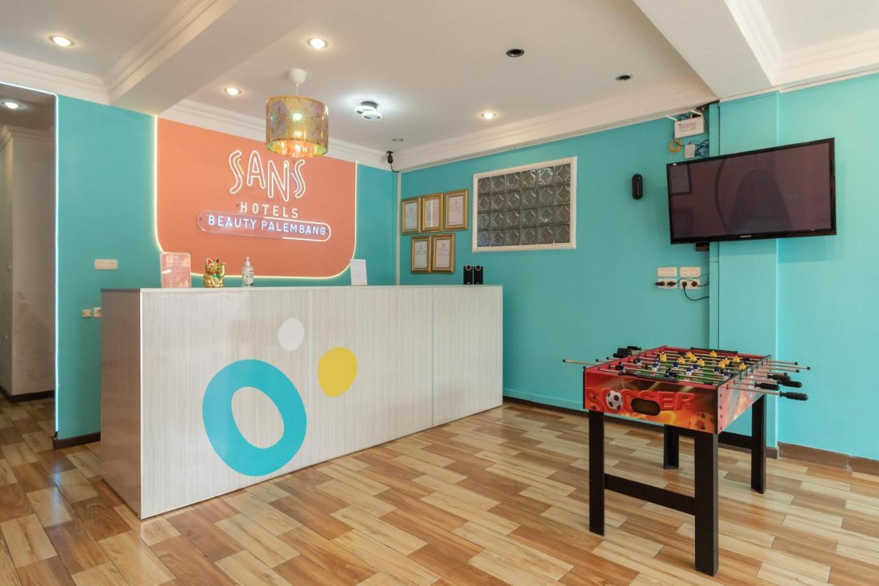 Sans Hotel Beauty Palembang Bagian luar foto