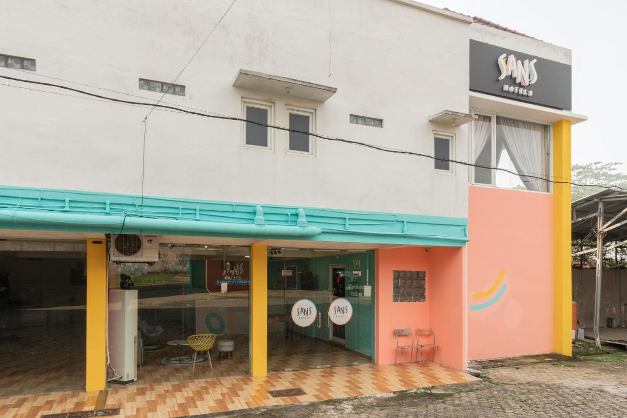 Sans Hotel Beauty Palembang Bagian luar foto